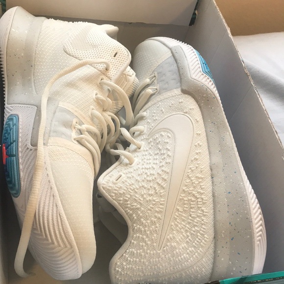 Kyrie 3 Ivory - Picture 2 of 8